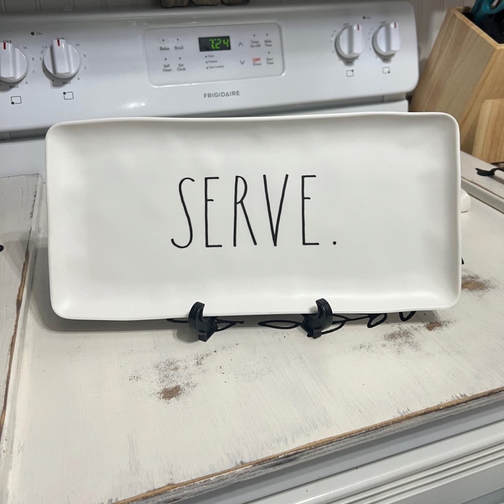Rae Dunn “serve” platter with stand